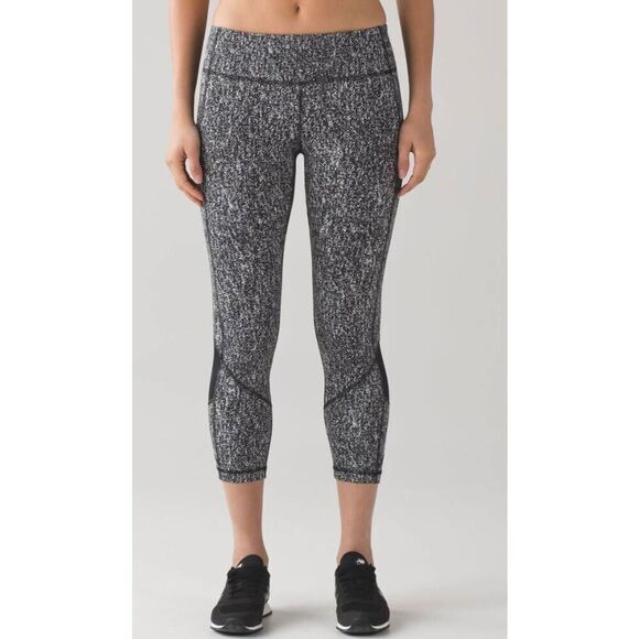 LULULEMON ATHLETICA Pace Rival Crop (19') Size 8 - Picture 2 of 4